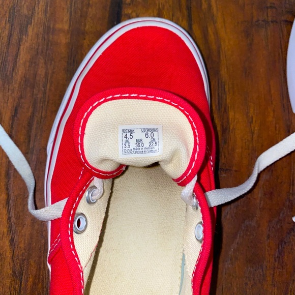 RED VANS - Picture 4 of 4